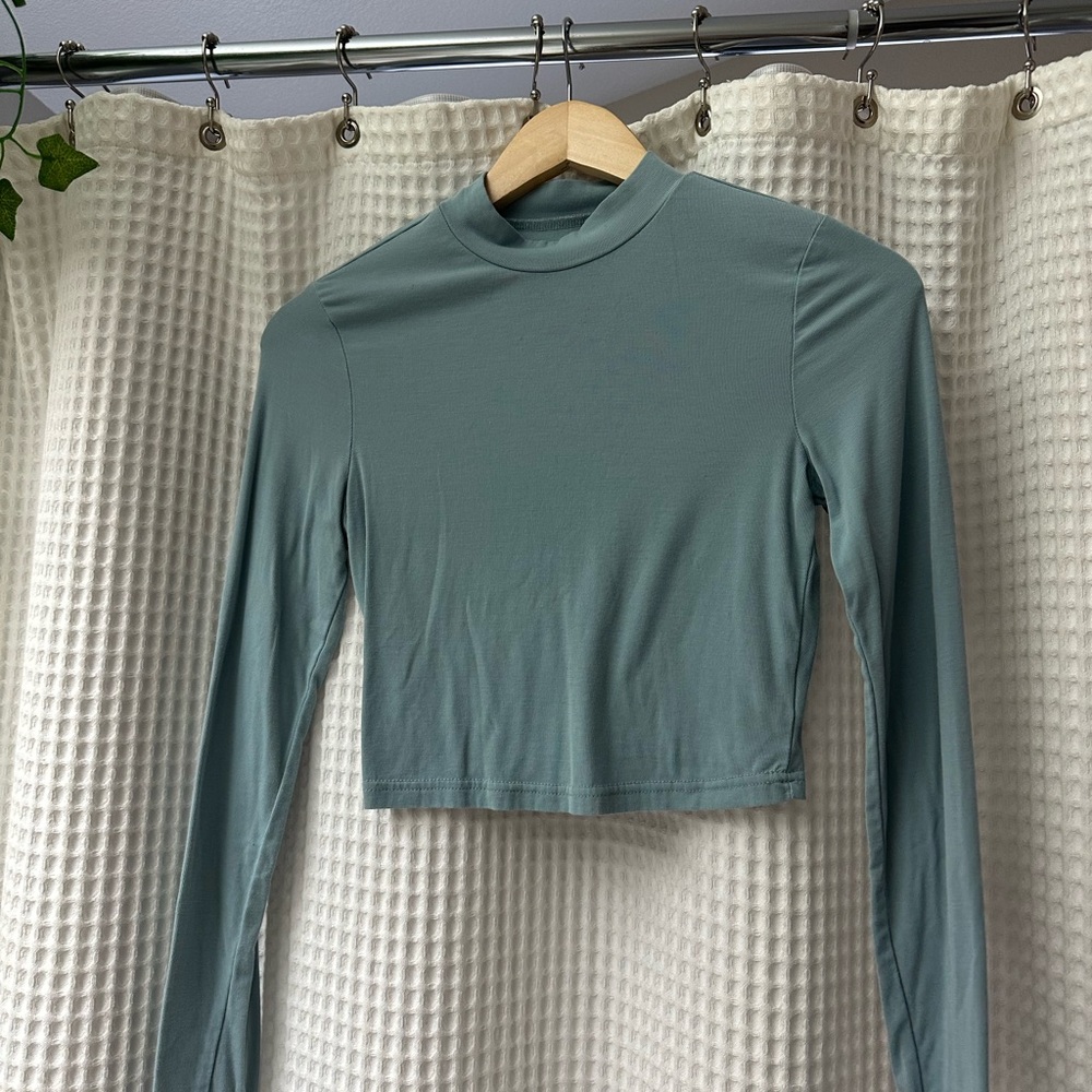 Women's Long Sleeve Top in Pale Blue